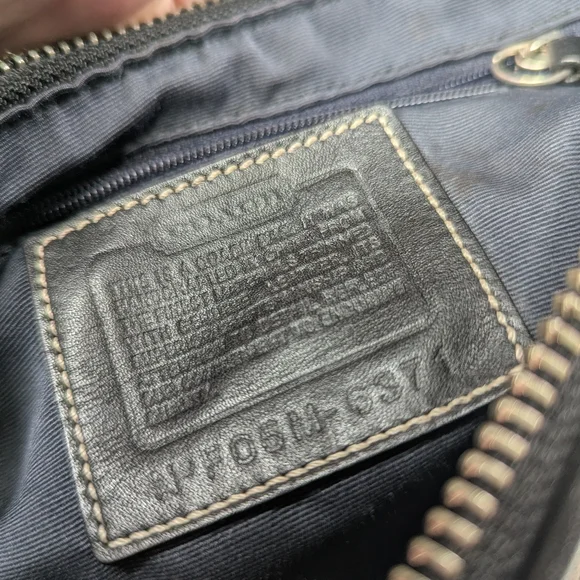 Y2K Coach Signature Fabric Black Shoulder Bag 6371 - Picture 16 of 16